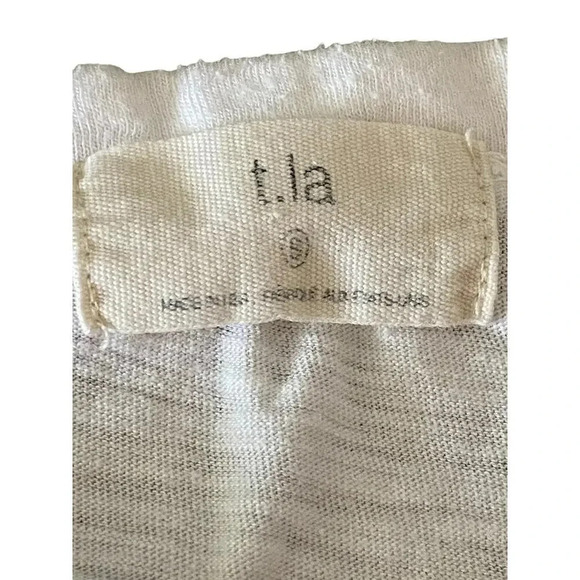 T.la Women's Cream Short Sleeve Crew Neck Pullover T-Shirt Size Small - Picture 3 of 4